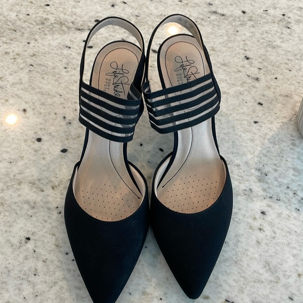 Black dress shoes